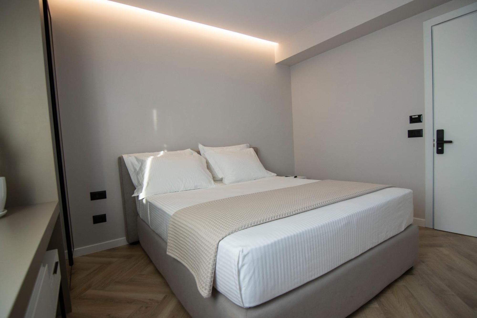 Mina Luxury Rooms Tirana Exterior foto
