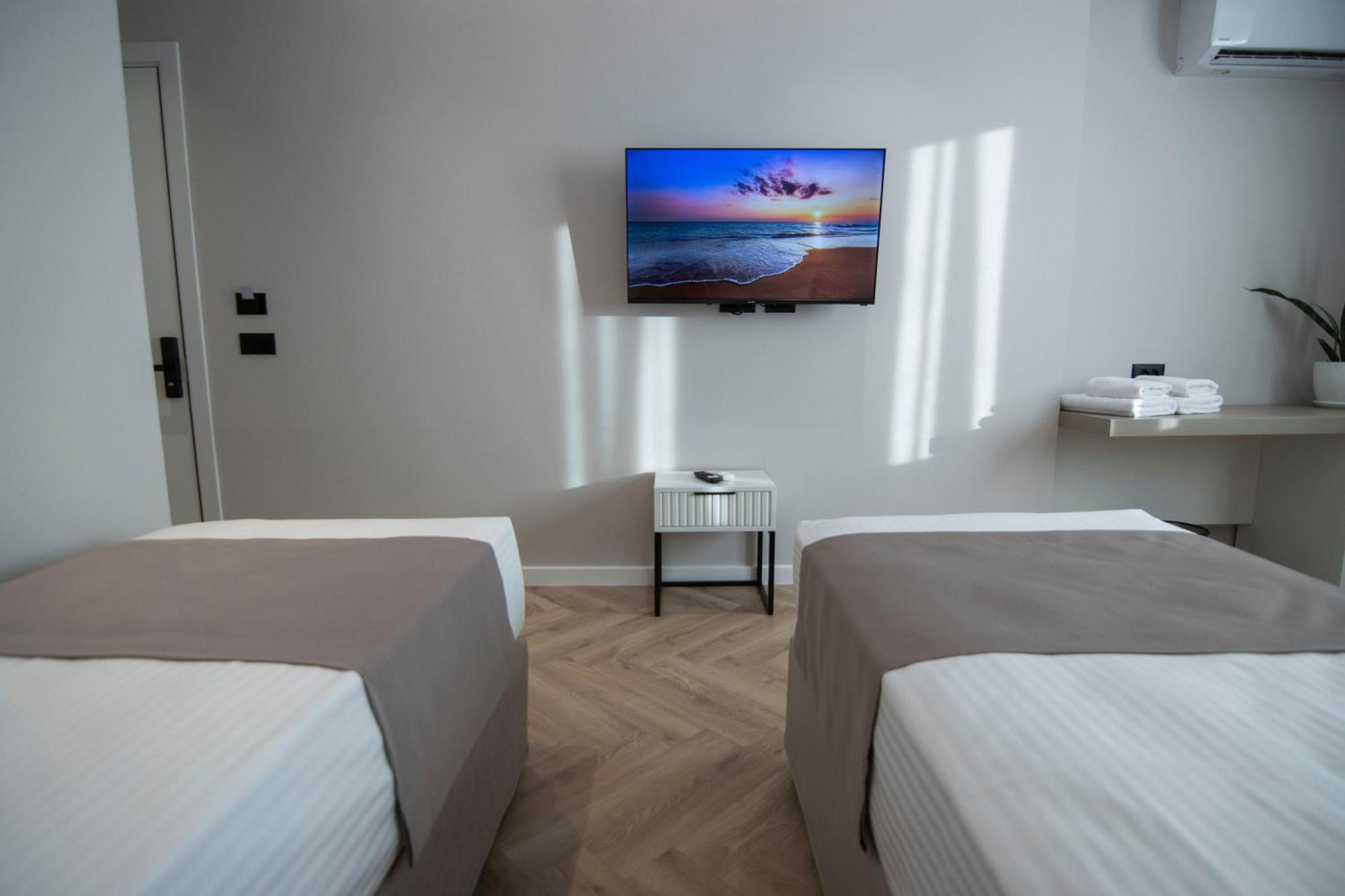 Mina Luxury Rooms Tirana Exterior foto